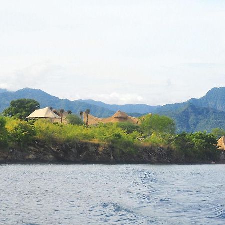 Menjangan Dynasty Resort Pemuteran Exteriör bild