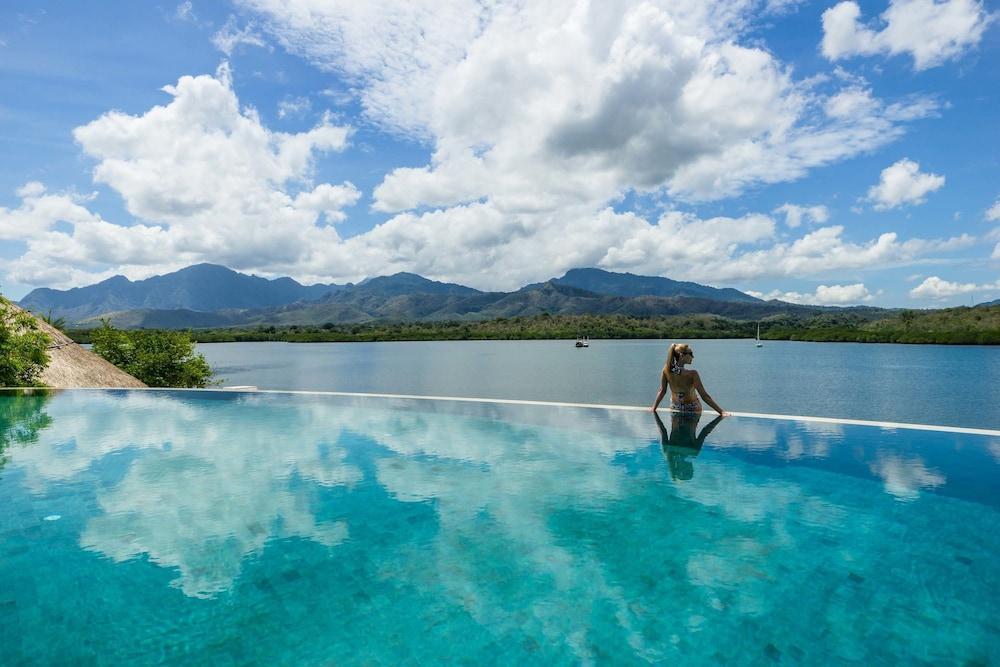 Menjangan Dynasty Resort Pemuteran Exteriör bild